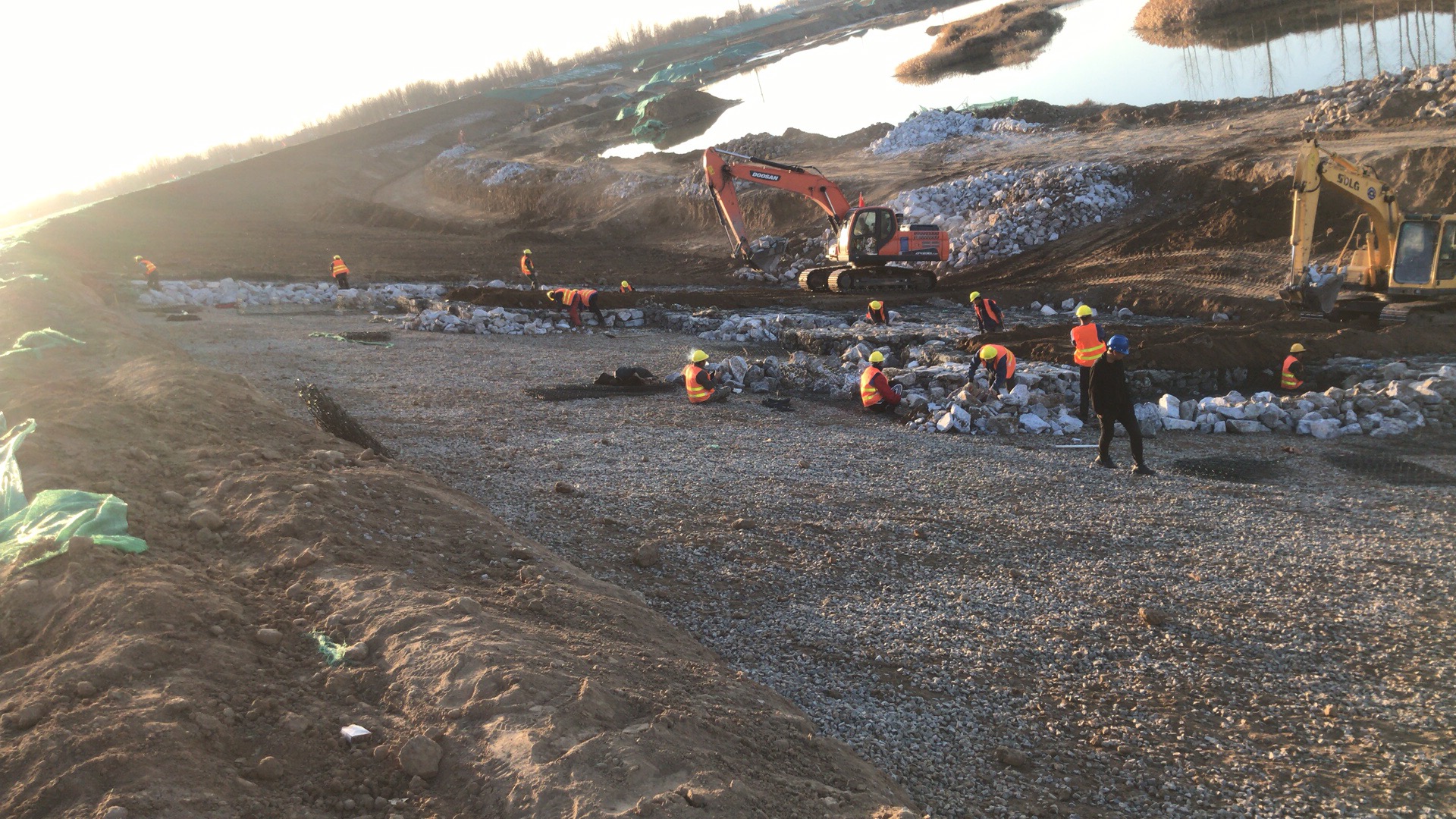 石籠網(wǎng)箱安裝案例圖片2